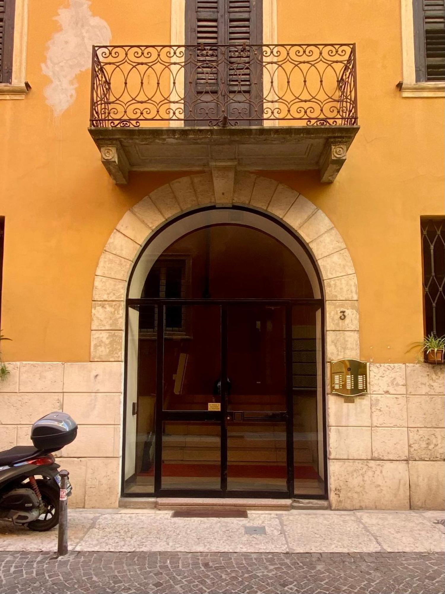 Casa Arnaldo Hotel Verona Bagian luar foto